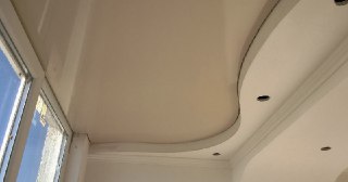 Натяжной потолок на балкон Грозный, цена 6157 руб.
